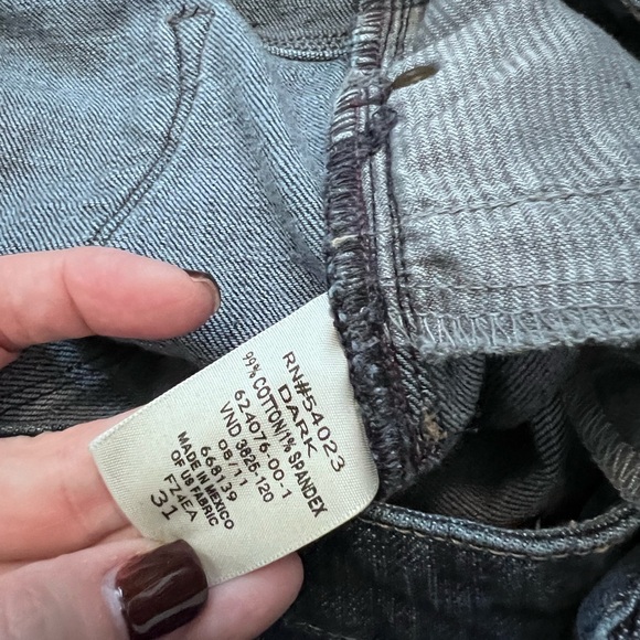 GAP Classic Blue Cropped Jeans Low Rise - Picture 4 of 4